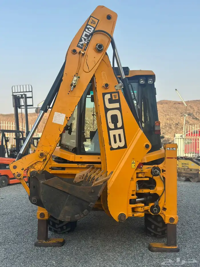 عرجا JCB دبل 3DX بلس موديل 2025 نظيف 4