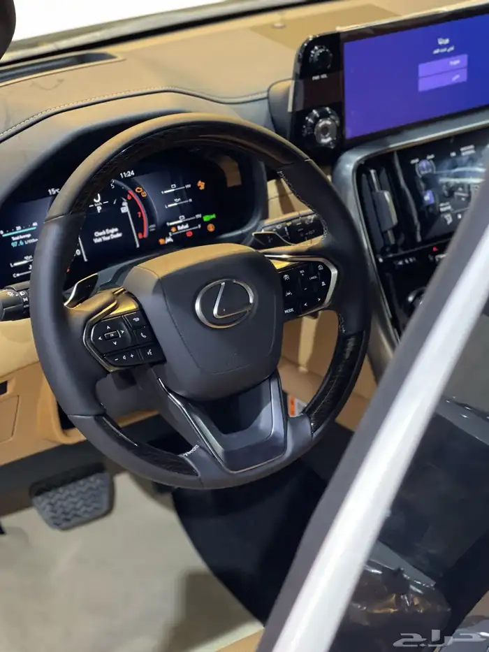 لكزس LX600 Bb 2025 متوفر ابيض واسود داخلي احمر وجملي 20