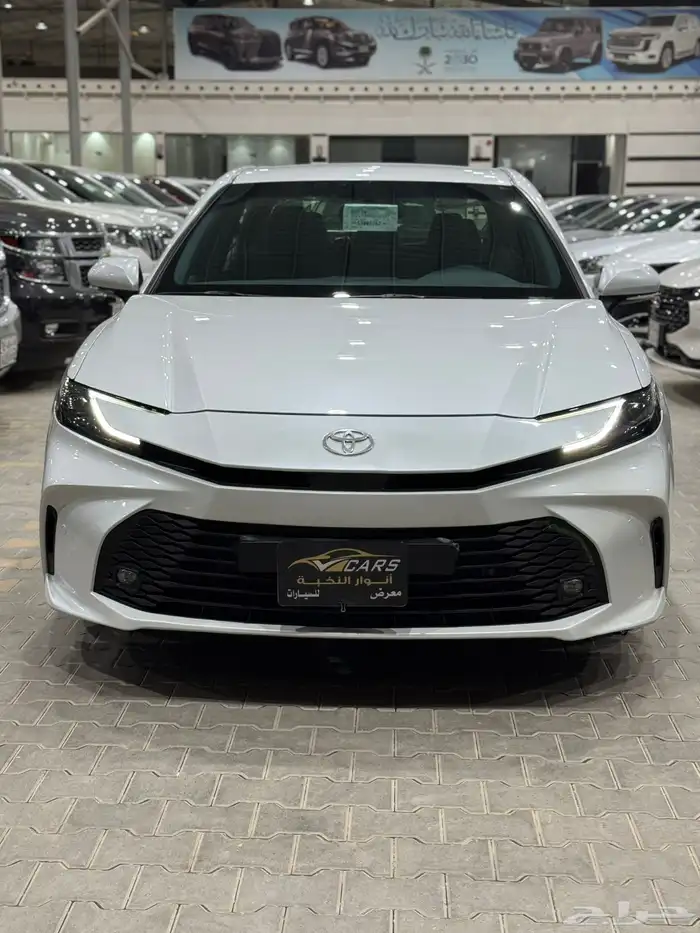 تويوتا كامري 2025 استاندر سعودي بنزين - عداد 48 الف 0