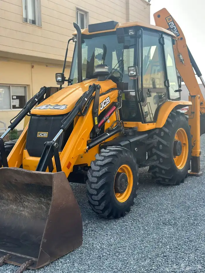 عرجا JCB دبل 3DX بلس موديل 2025 نظيف 6