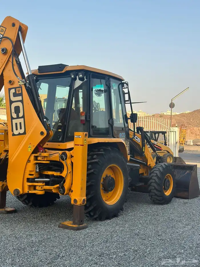عرجا JCB دبل 3DX بلس موديل 2025 نظيف 5