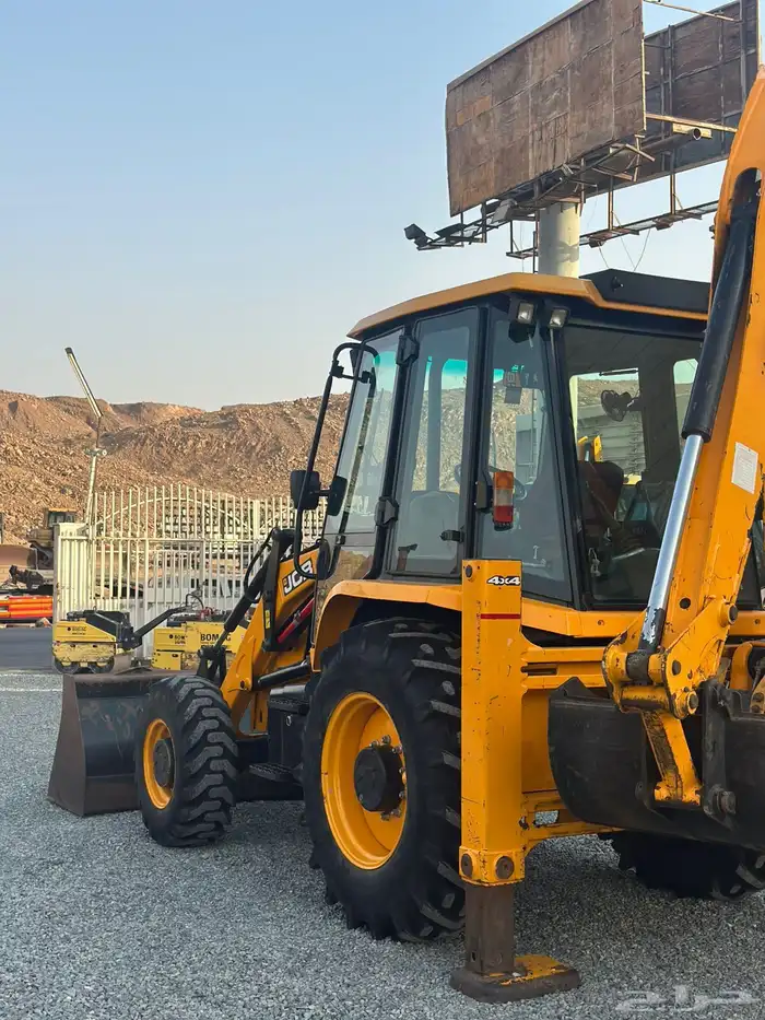 عرجا JCB دبل 3DX بلس موديل 2025 نظيف 1