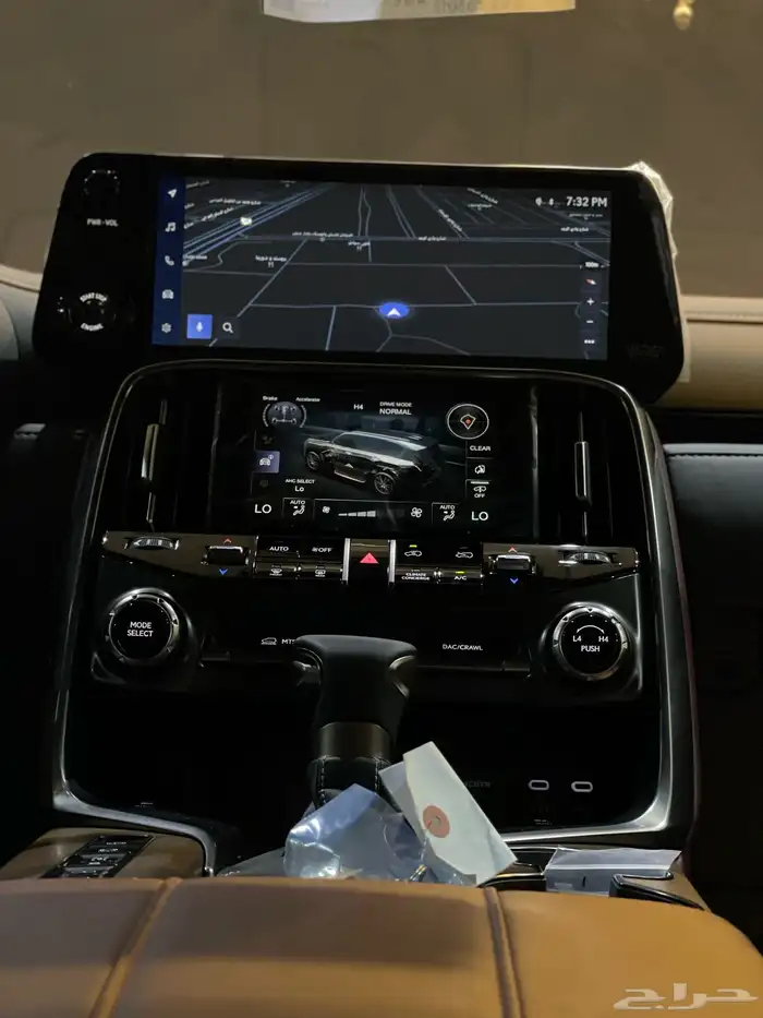 لكزس LX600 Bb 2025 متوفر ابيض واسود داخلي احمر وجملي 10