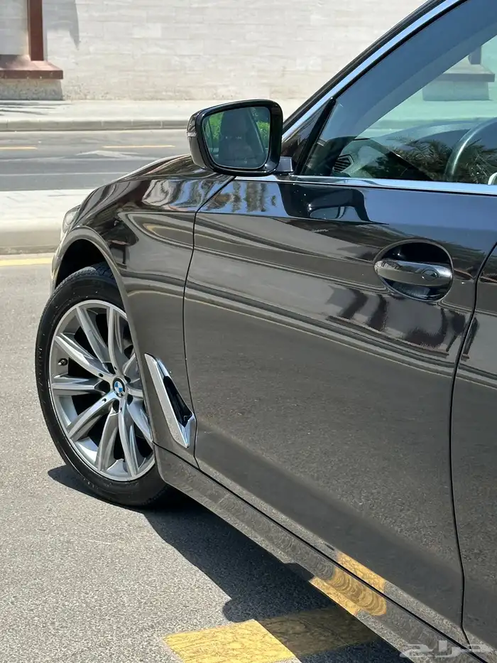 BMW 520 2023 السعر 123000 الف 9