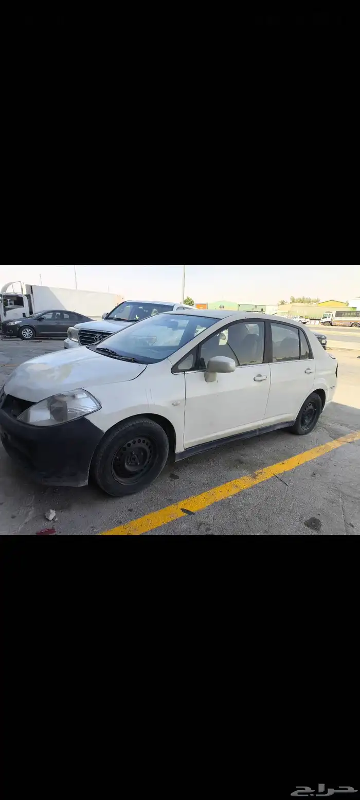 Nissan Tiida 1