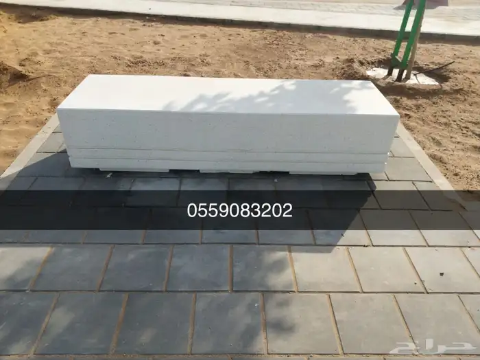كراسي خرسانية حاويات نفايات وطاولات جلسات خرسانية 3