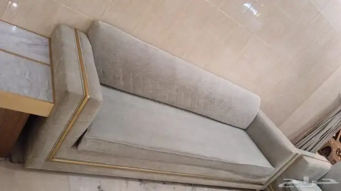 كنب نظيف ممتاز جوده عاليه للبيع 0
