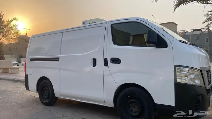للإيجار للإيجار باص نيسان باص بيجو 2