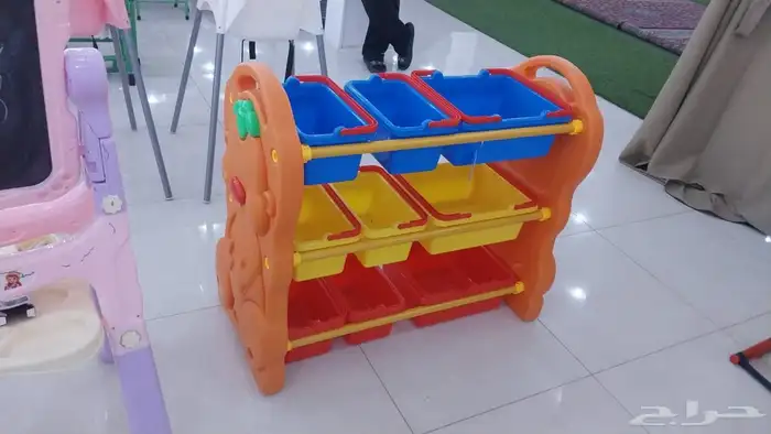 كراسي و طاولات و ألعاب أطفال 3