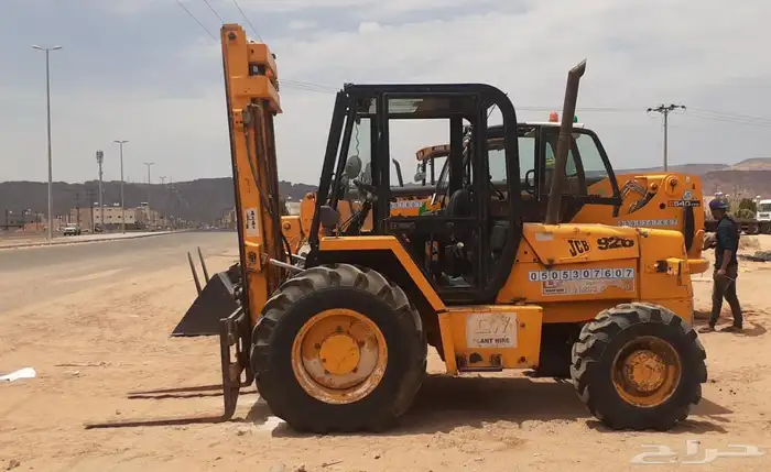 فوركلفت رافعه شوكية للإيجار اليومي بسائق 1