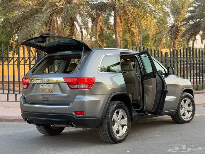 جراند شروكي 2013 ( فل كامل V8 ) 30
