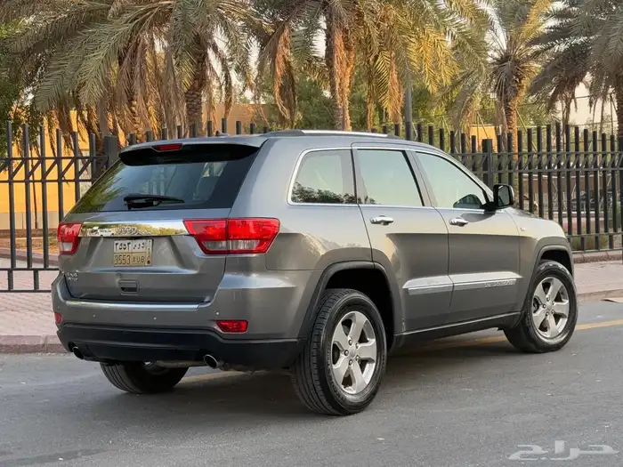جراند شروكي 2013 ( فل كامل V8 ) 23