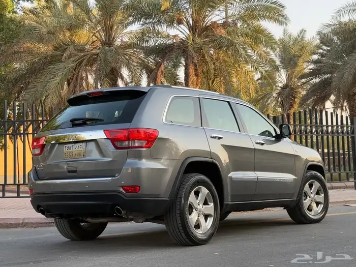 جراند شروكي 2013 ( فل كامل V8 ) 25