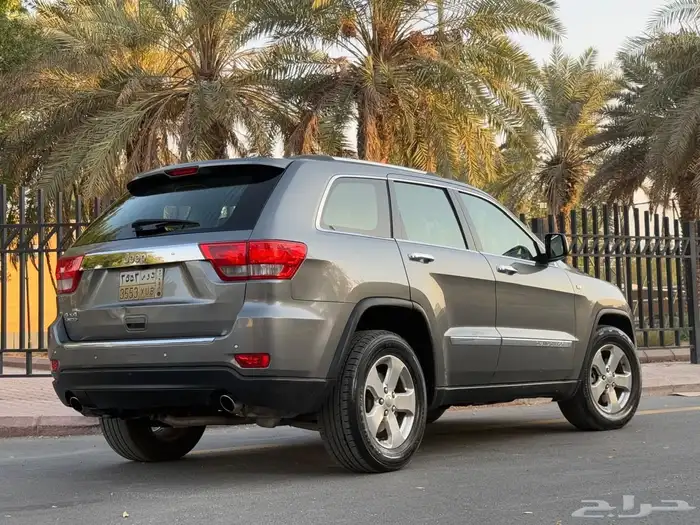 جراند شروكي 2013 ( فل كامل V8 ) 24