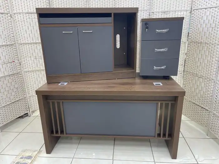 مجموعة مكتب تنفيذي فاخرة مع خزانة 8