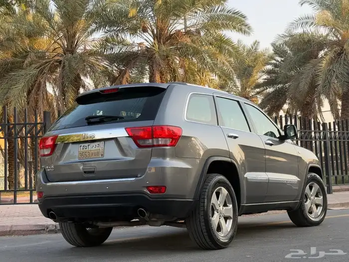 جراند شروكي 2013 ( فل كامل V8 ) 28