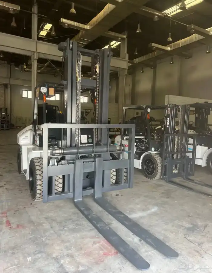 رافعه شوكيه فوركلفت سيزرلفت مان لفت للايجار Forklift 0