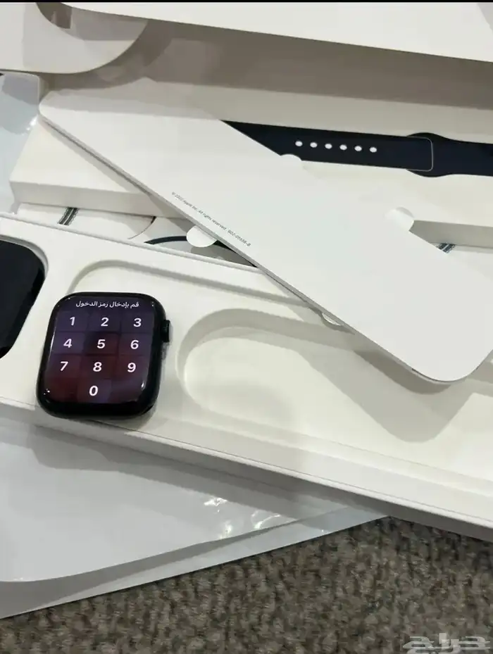 ايفون 13 برو ماكس و ساعه ابل للبيع فقط 7