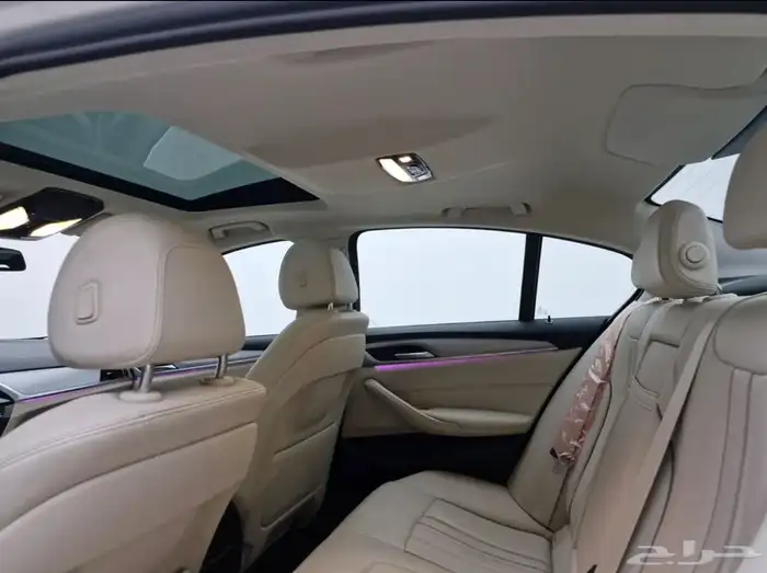 بي ام دبليو i 520 موديل 2022 9
