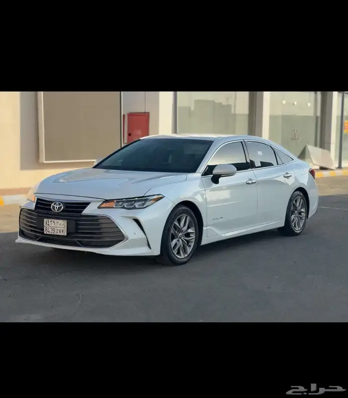 أفالون XLE 2022 بحالة الوكاله 4