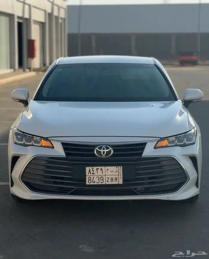 أفالون XLE 2022 بحالة الوكاله 5