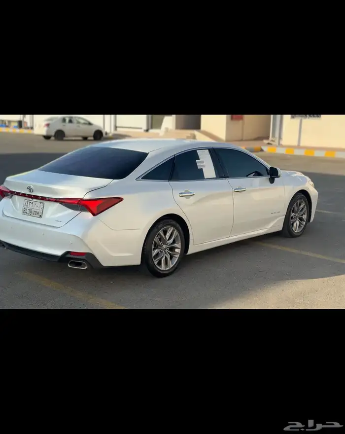 أفالون XLE 2022 بحالة الوكاله 1