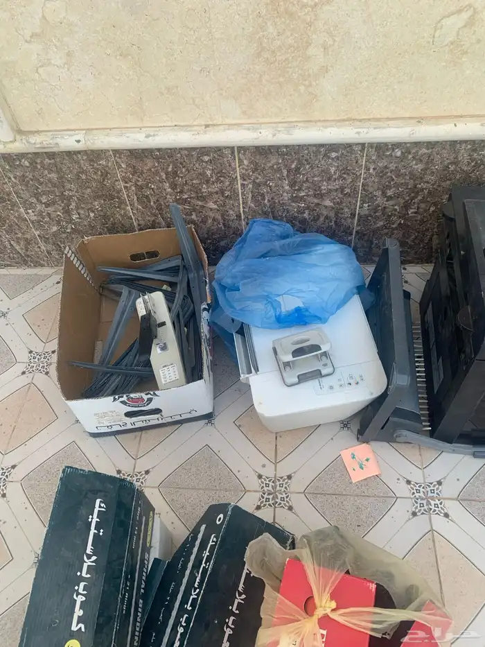 ادوات خدمات طالب وديكور زجاج 2