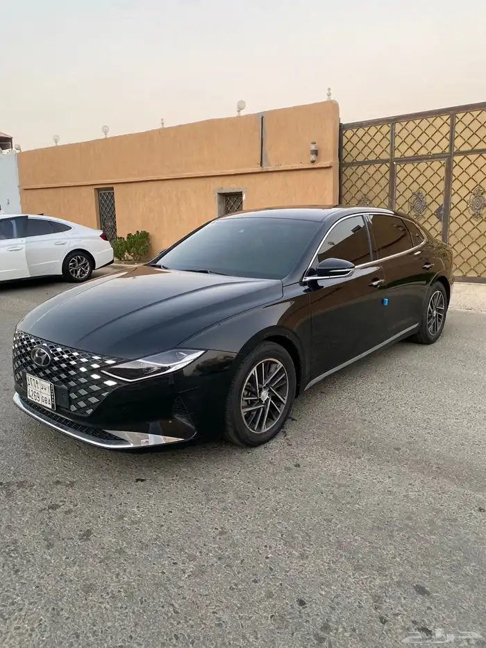 هونداي ازيرا 2022 (بنزين) شبه جديده بحالة الوكاله 1