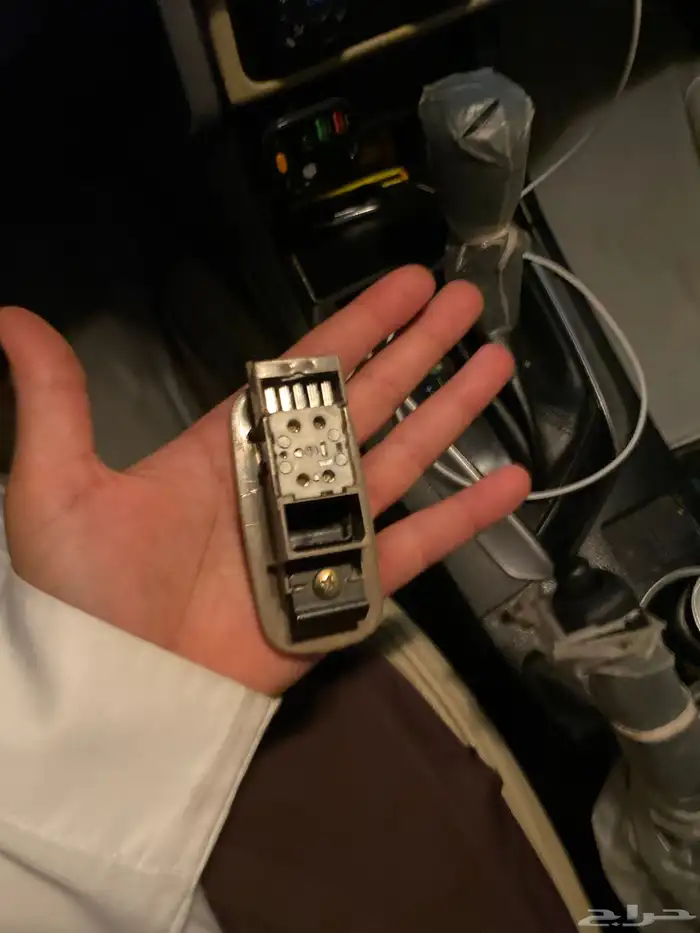 سوتش بيج اصلي نضيف يمين سوتش مخشب يسار في ملا حضه بسيطه جدا 1