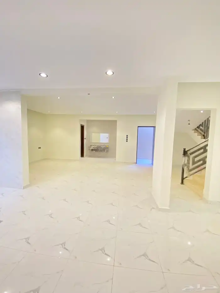 فيلا للإيجار فاخرة جديدة 6