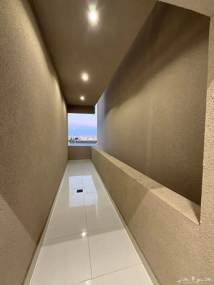 للبيع شقق ارضيه وشقق علويه غرب الخميس حي المعارض 26