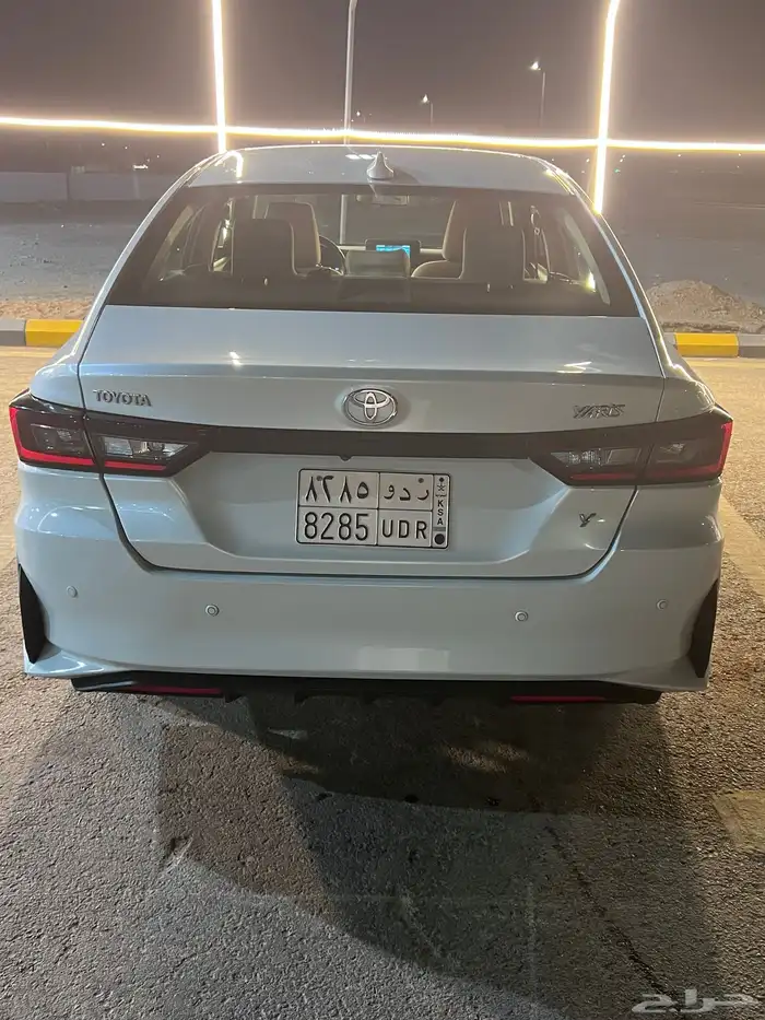 تويوتا يارس 2023 ابيض 3