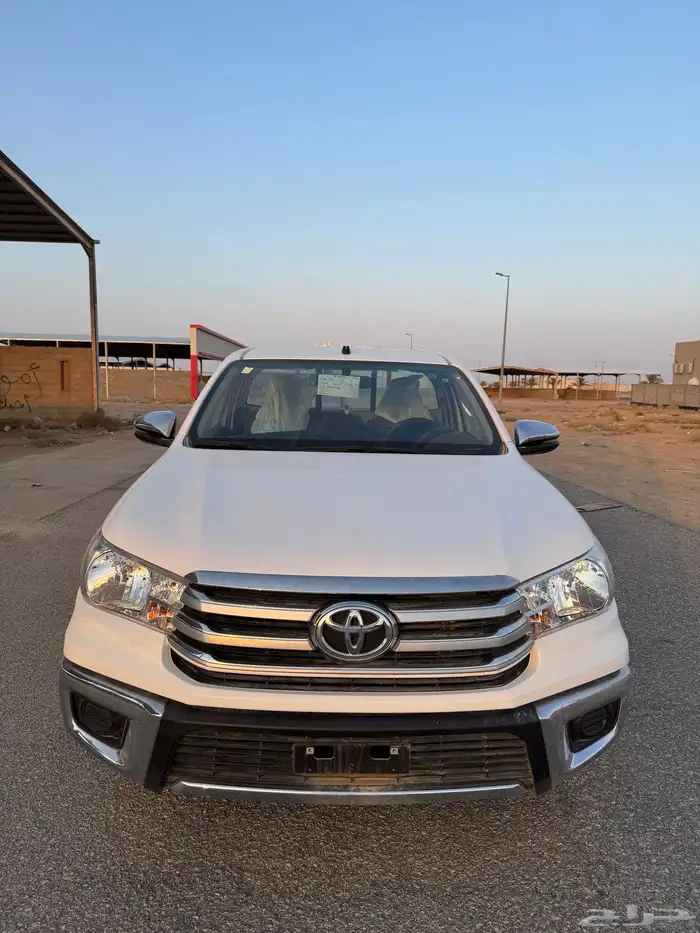 هايلوكس غماره 2023 GLX اصفار بنزين 3