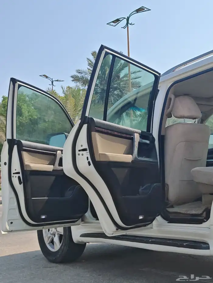 جيب لاندكروزر VXR فل كامل ستين عام 2011 65