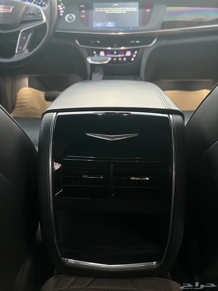 كاديلك CT6 سيارة مخزنة للبيع 32