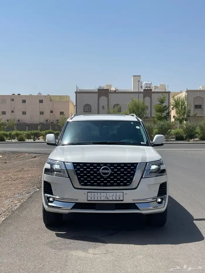 نيسان باترول تيتانيوم ( 8 سلندر ) 2023 فل كامل 2