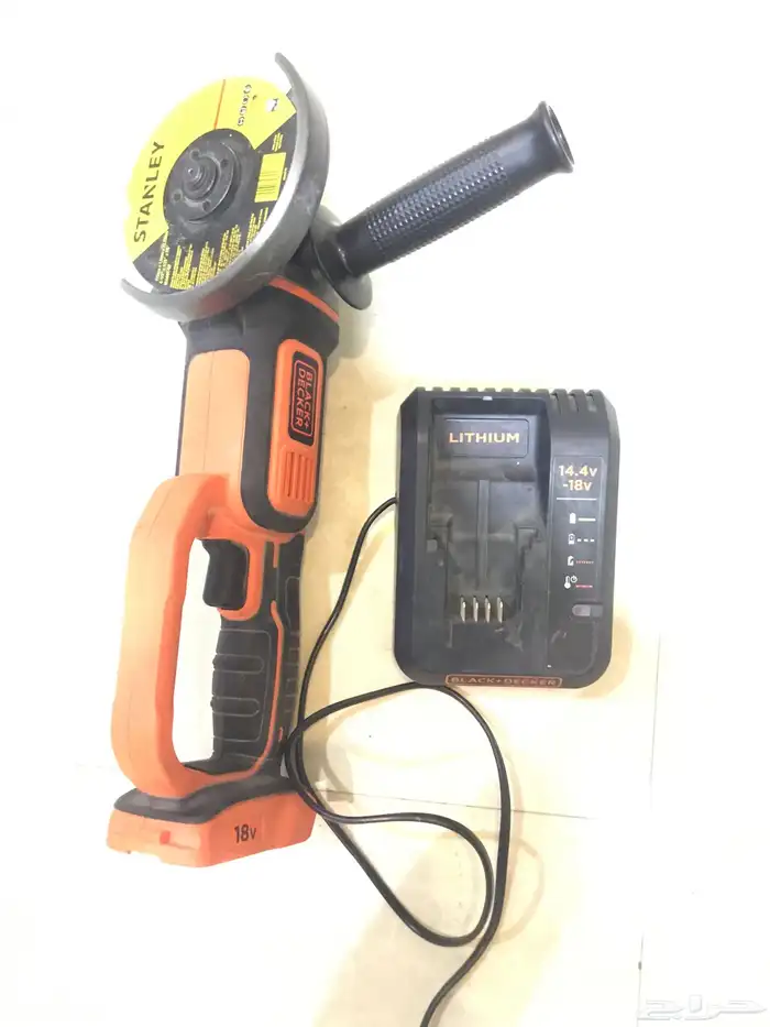 قرندر لاسلكي مع الشاحن بدون بطريهBLACK DECKER 18V 0