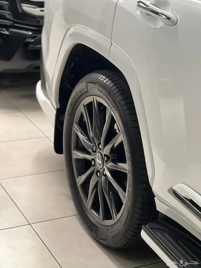 لكزس LX600 اف سبورت 14