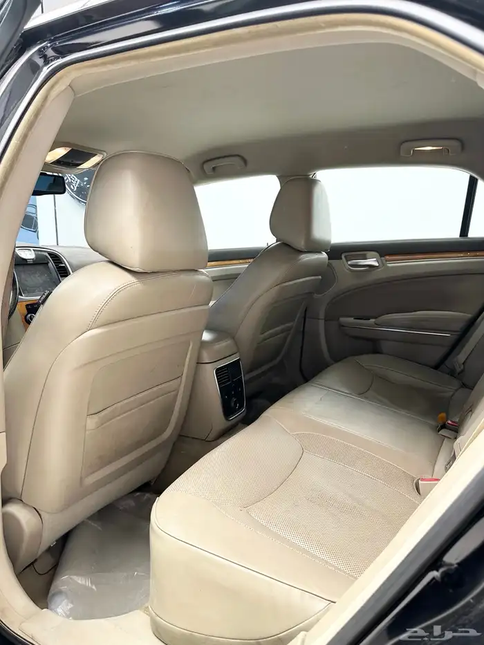 كرايزلر C300 نص فل هيمى 2012 5