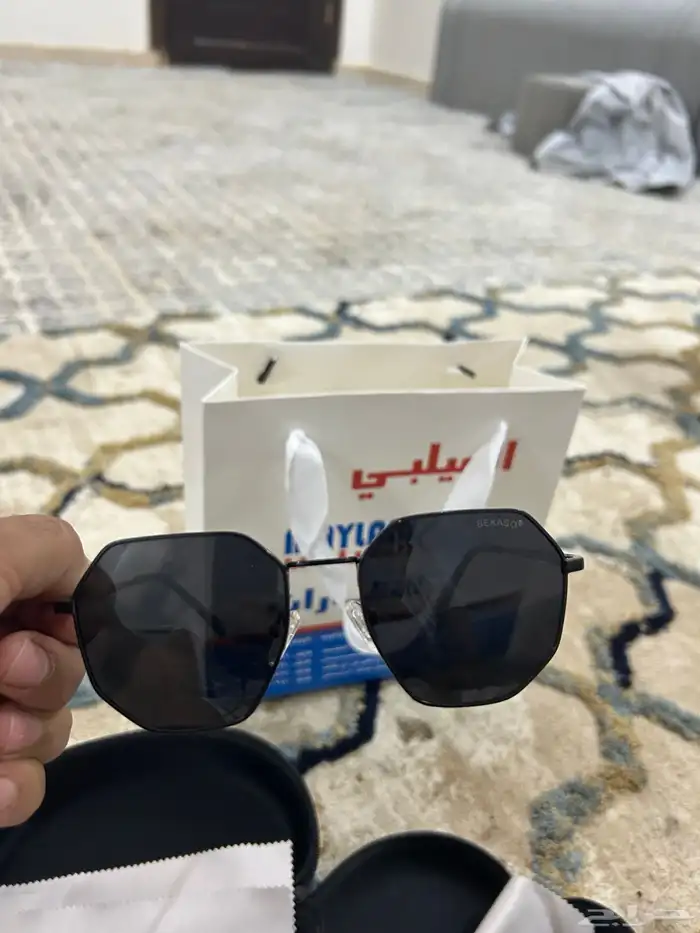 نظارة شمسية ماركة معروفه جديده لم تلبس شراء قبل ساعه 0