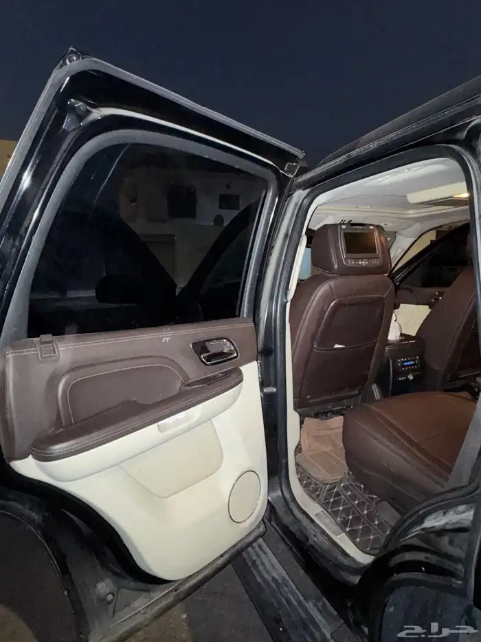 CADILLAC ESCALADE PLATINUM 16