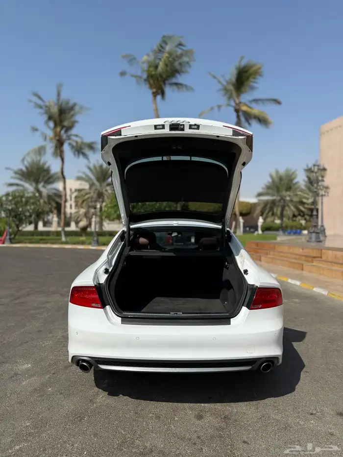 اودي A7 ابيض 8