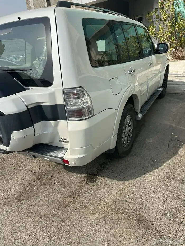 ميتسوبيشي باجيرو ماكينة 3500 دبل الممشي 205 ألف حالة ممتازة 3