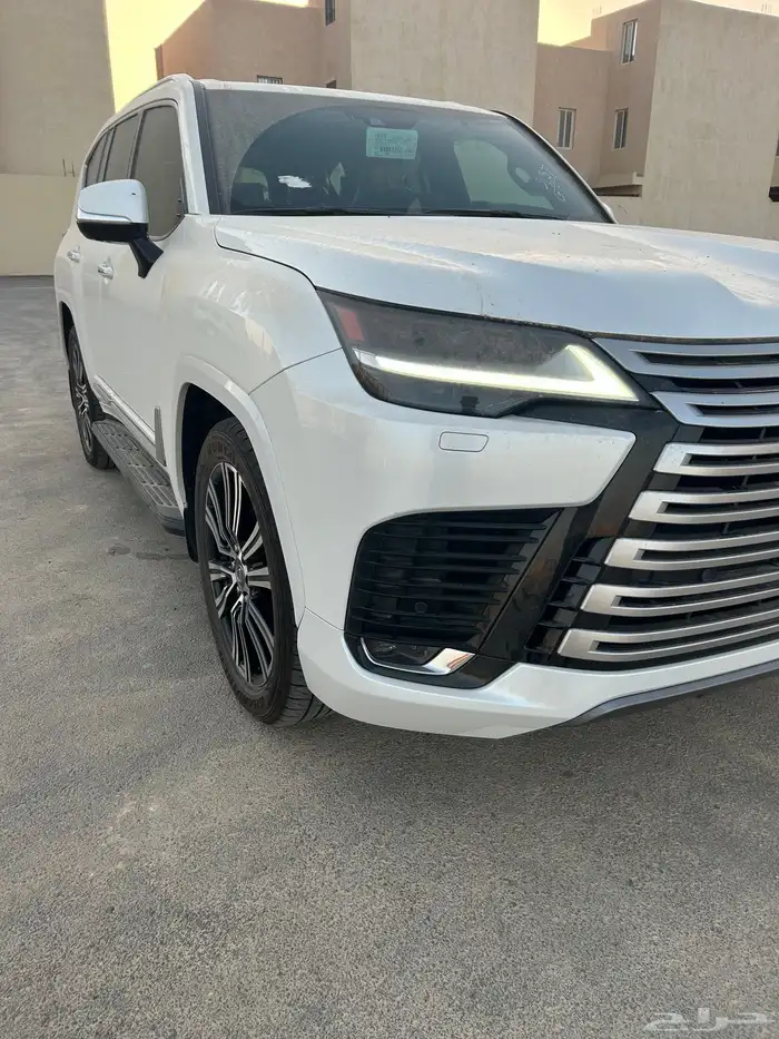 لكزس 2024 LX فئة 600 DD مخززن سعودي 3
