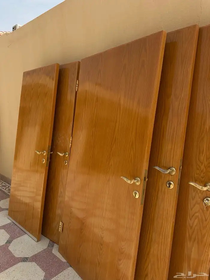 أبواب خشب للبيع بحالة ممتازة جدا 2