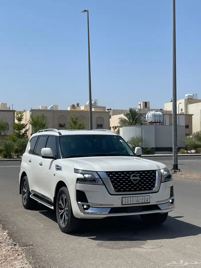 نيسان باترول تيتانيوم ( 8 سلندر ) 2023 فل كامل 1