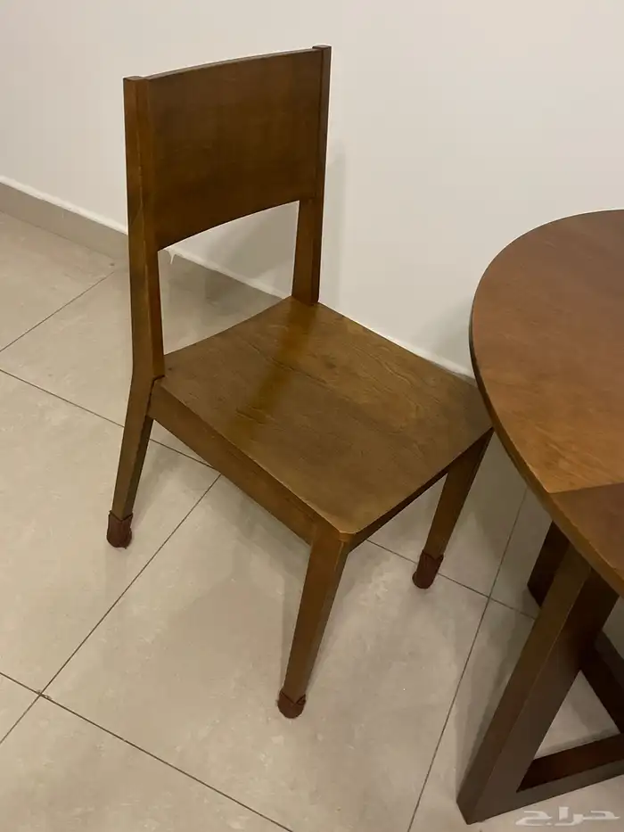 طاولة مكتبية وطاولة تلفزيون ومرايات ايكيا للبيع المستعجل 2