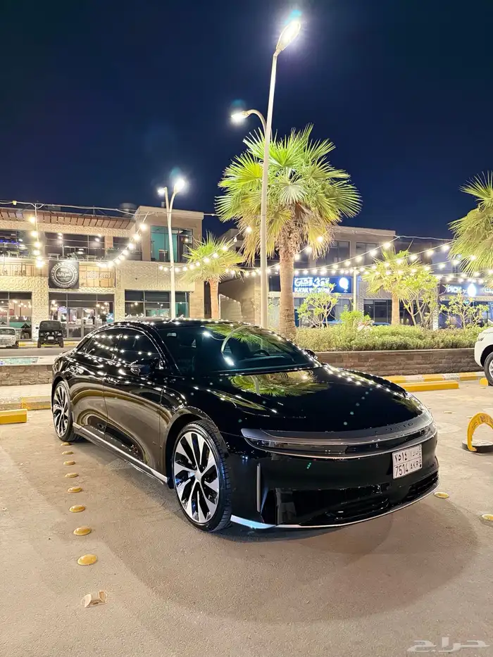 Lucid Air Touring   فخامة كهربائية بمواصفات عالية 1