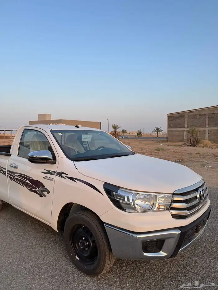 هايلوكس غماره 2023 GLX اصفار بنزين 21