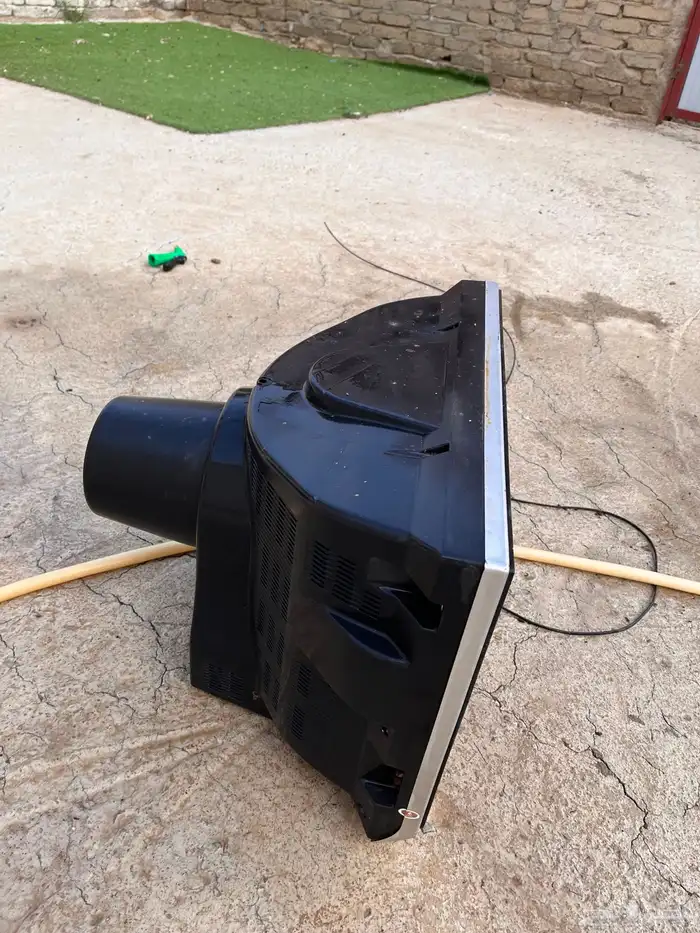 شاشه قديمه 4